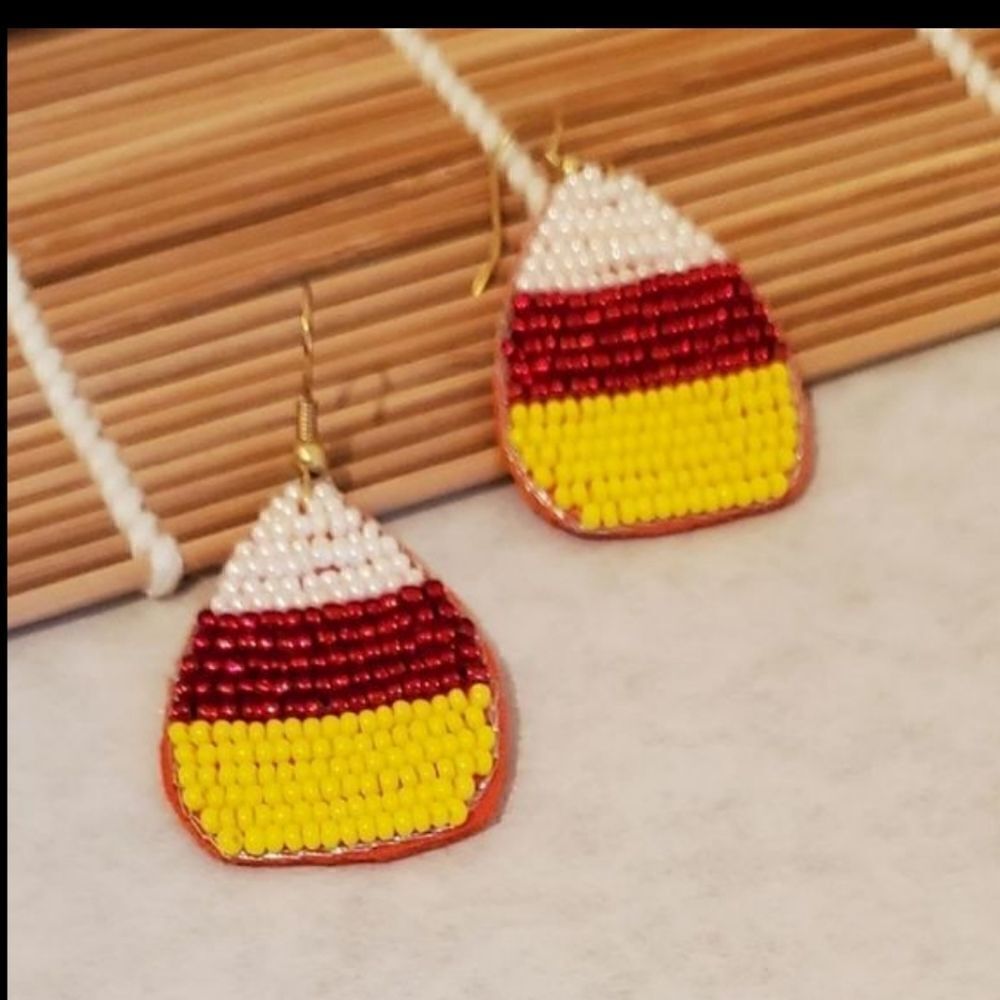 NEW CANDY CORN RICE SEED BEAD DANGLE EARRINGS FALL AUTUMN HALLOWEEN